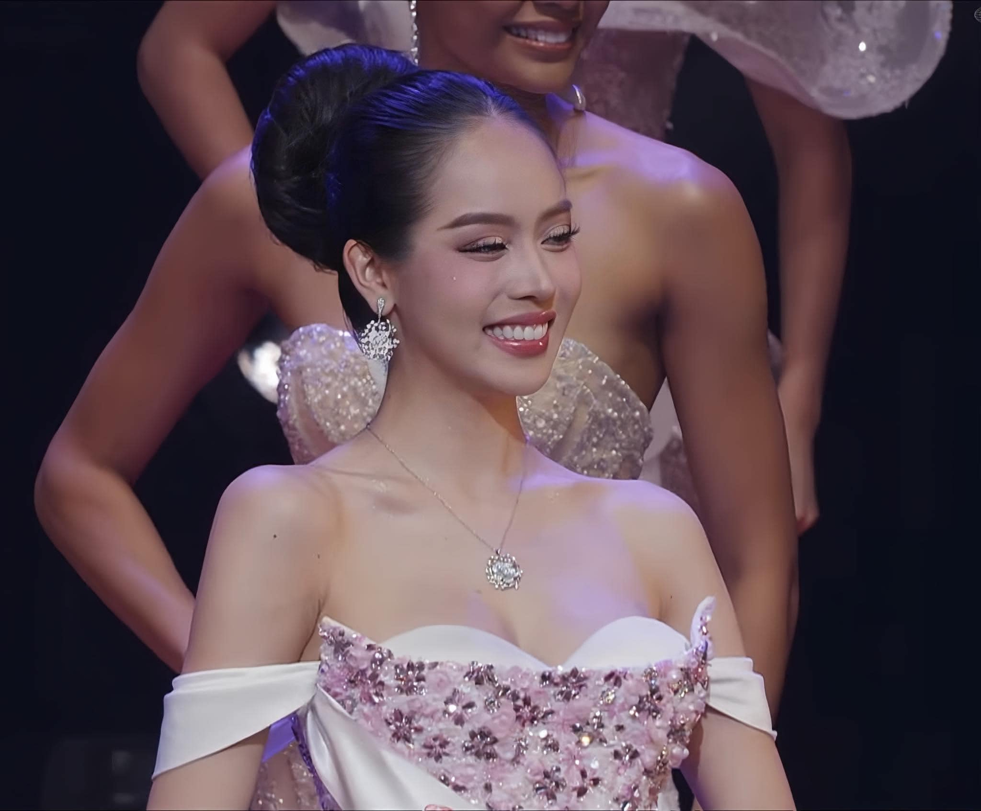 Cập nhật chung kết Miss International 2024: Thanh Thủy ghi tên vào Top 8, Á hậu Phương Nhi chia sẻ ngay điều này- Ảnh 1.