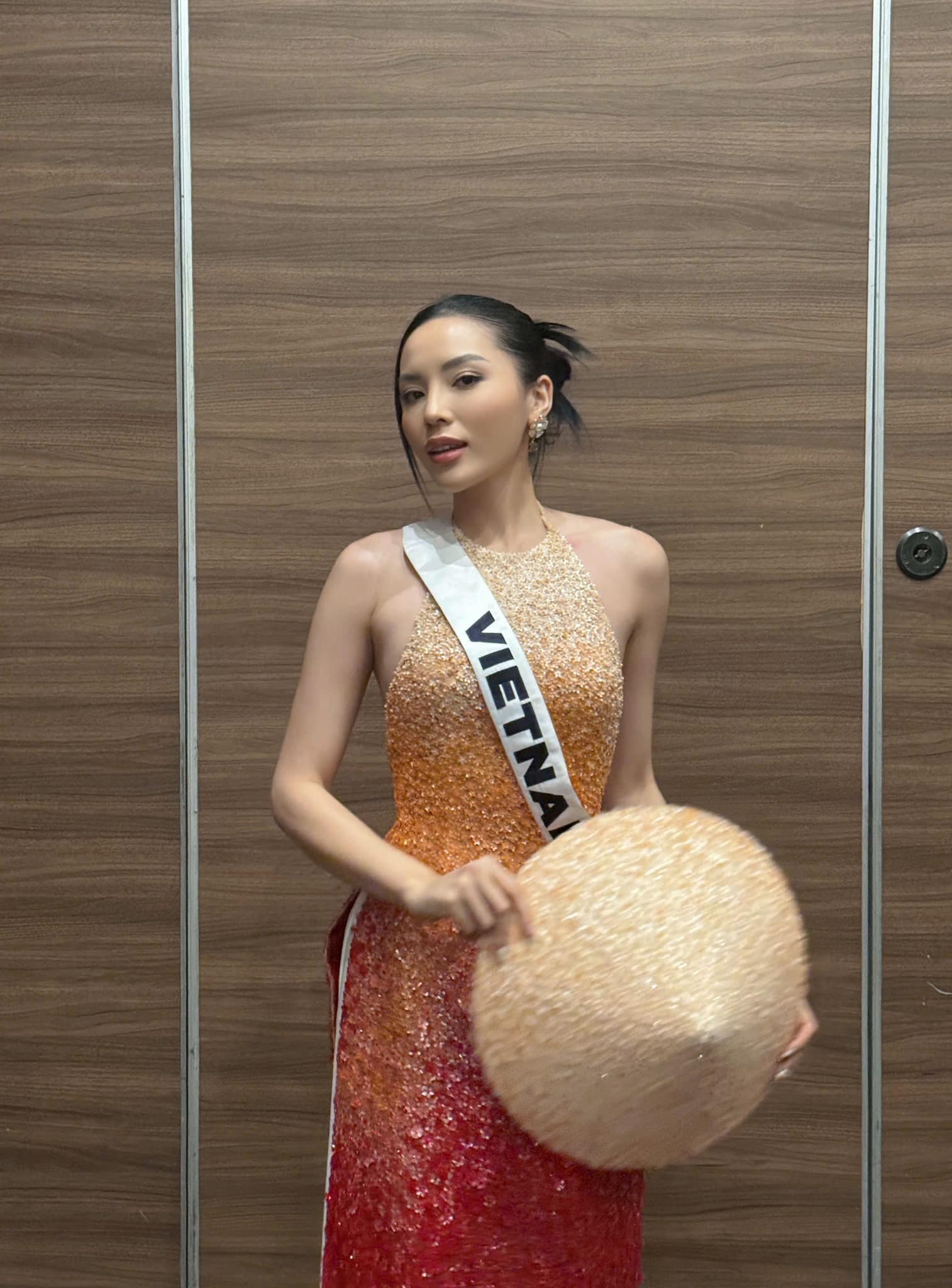 Kỳ Duyên ngay trước giờ G Bán kết Miss Universe: Thần sắc tươi tắn, hô vang Việt Nam đầy tự hào trong tổng duyệt - Ảnh 8.