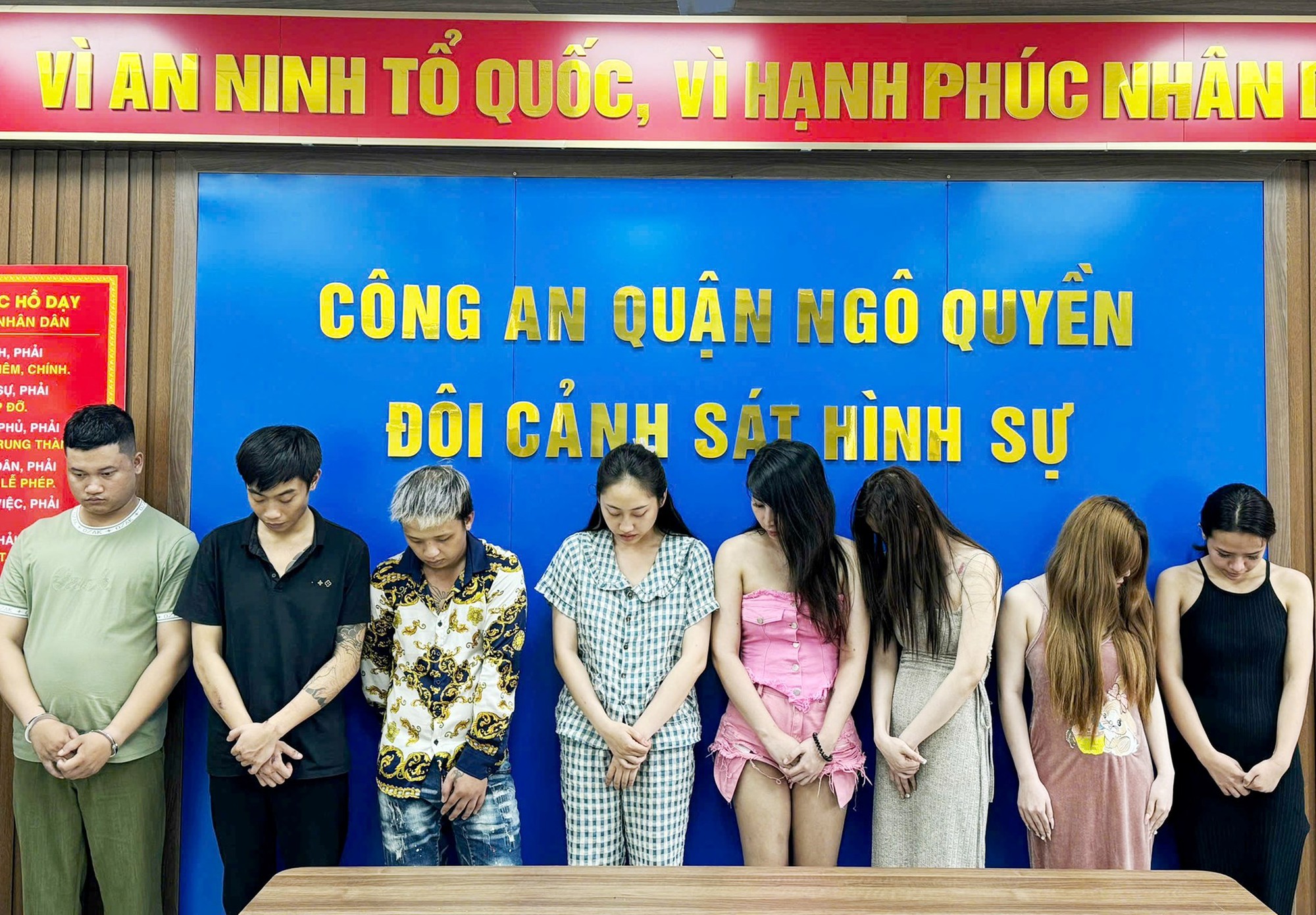 Ập vào khách sạn Paloma ở đất Cảng, công an phát hiện &quot;bí mật&quot; của 7 nam nữ thanh niên - Ảnh 1.