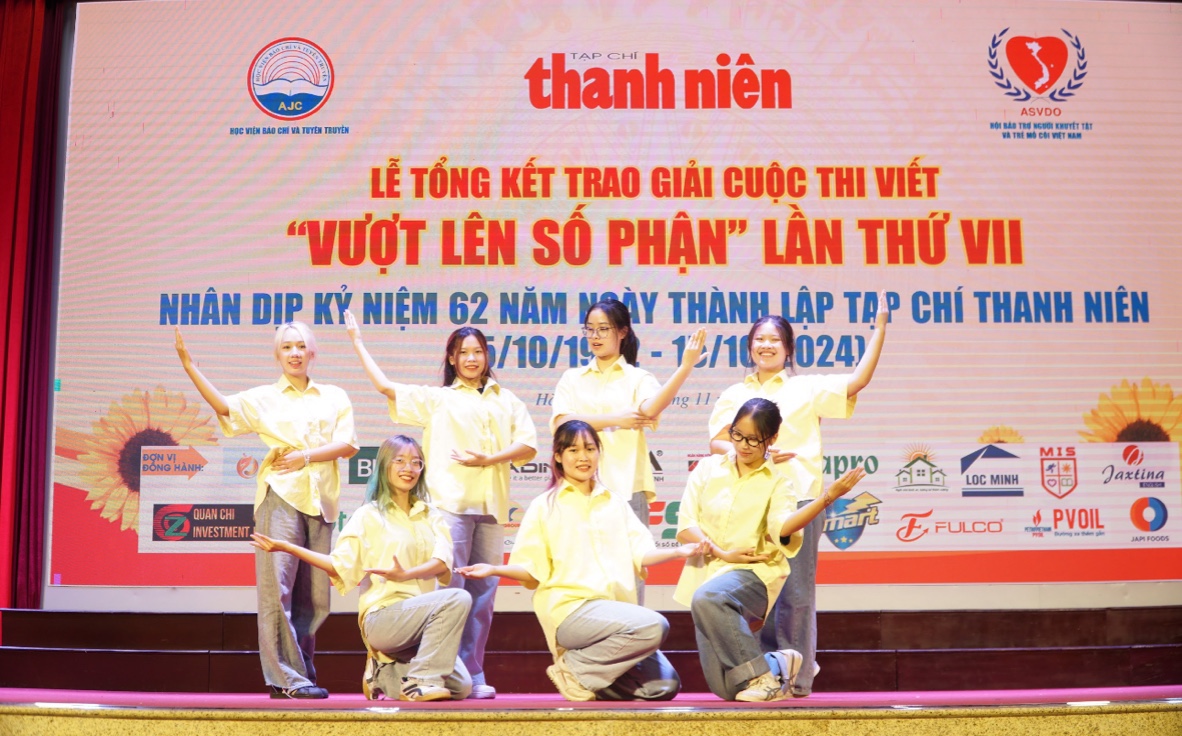Lễ tổng kết, trao giải cuộc thi viết 'Vượt lên số phận' lần VII- Ảnh 24. Lễ tổng kết, trao giải cuộc thi viết 'Vượt lên số phận' lần VII- Ảnh 24.
