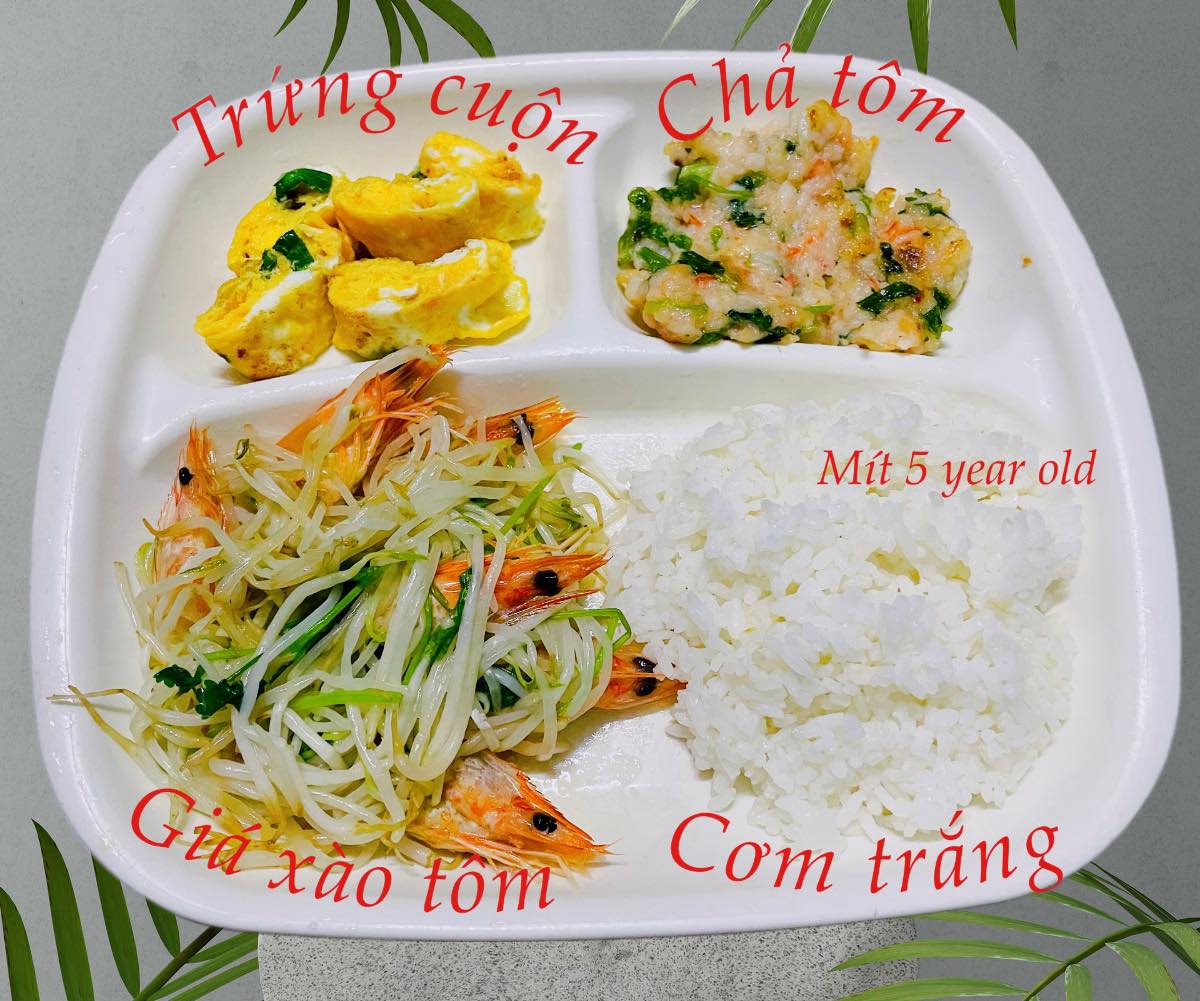 Chỉ cần thêm thứ này là em bé 5 tuổi tự động ăn hết khay cơm kể cả món mà con không thích - Ảnh 13.