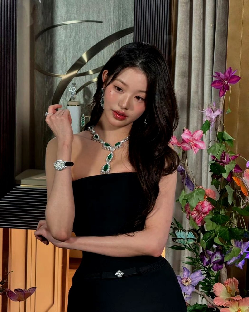 jang-won-young-chopard-251024-1482-1732270007518-1732270007775597610387-1732277861835-1732277861936141993787-1732352278384-17323522785251243757969.jpg