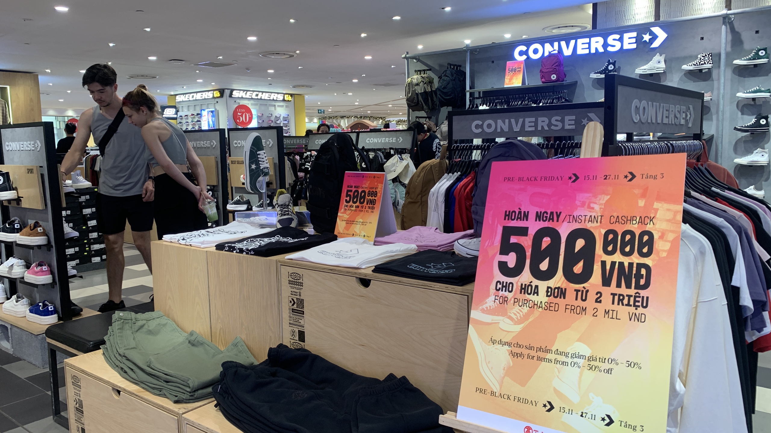 Black Friday năm nay mua gì thì hời? - Ảnh 1.