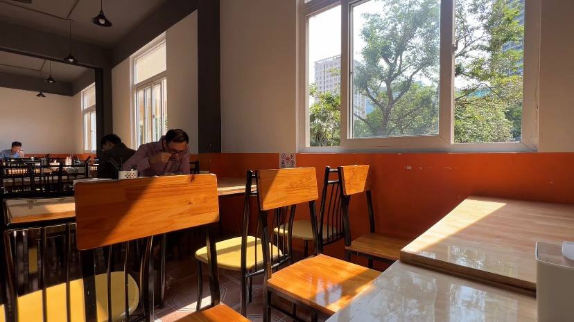 &quot;Lạc chân&quot; vào canteen nhỏ giữa lòng Đại học Sư phạm Hà Nội, hóa ra các thủ khoa toàn quốc ăn thế này! - Ảnh 6.