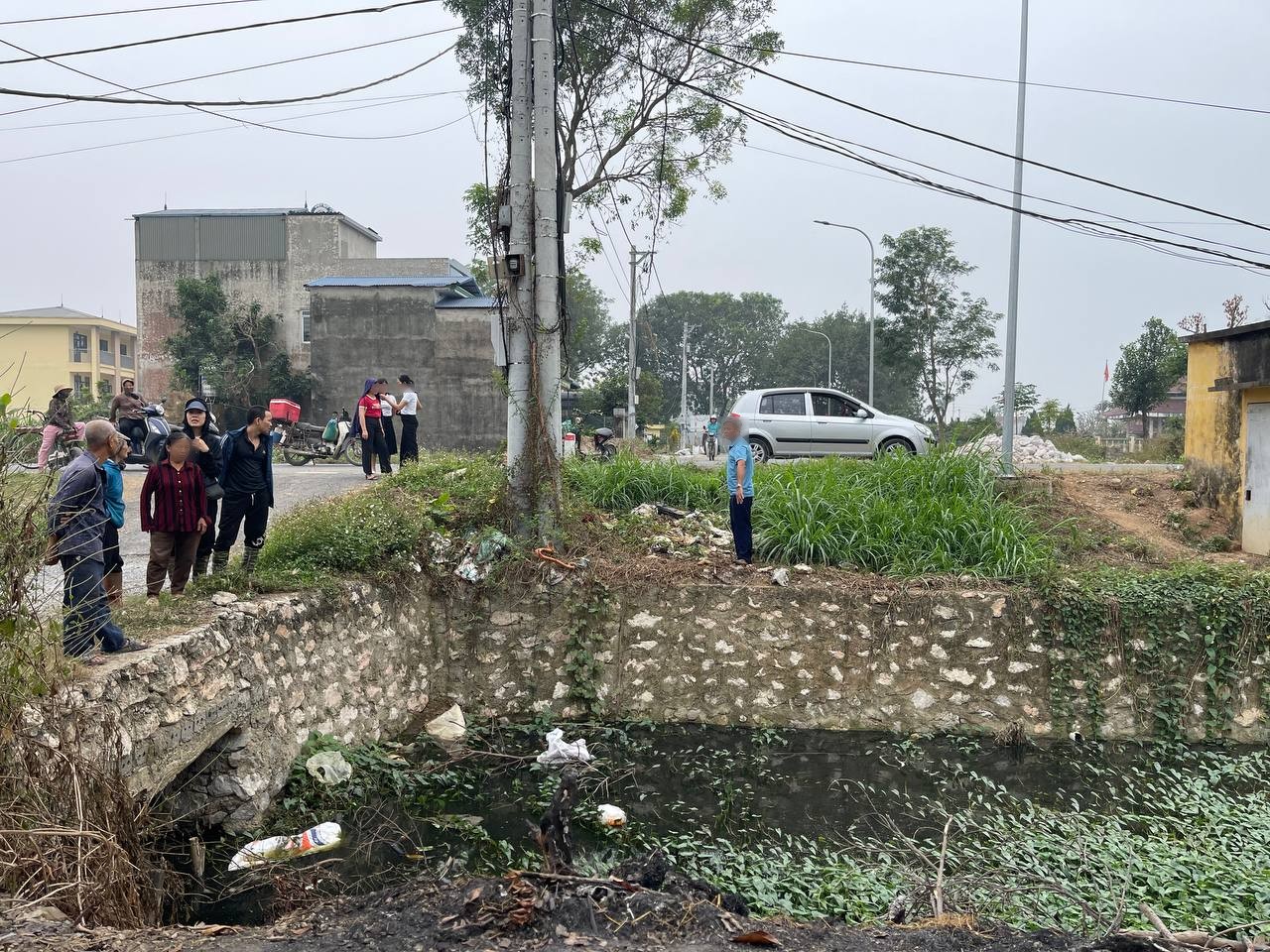 Tang thương bao trùm căn nhà nhỏ của 4 người tử vong ở Hà Nội - Ảnh 4.