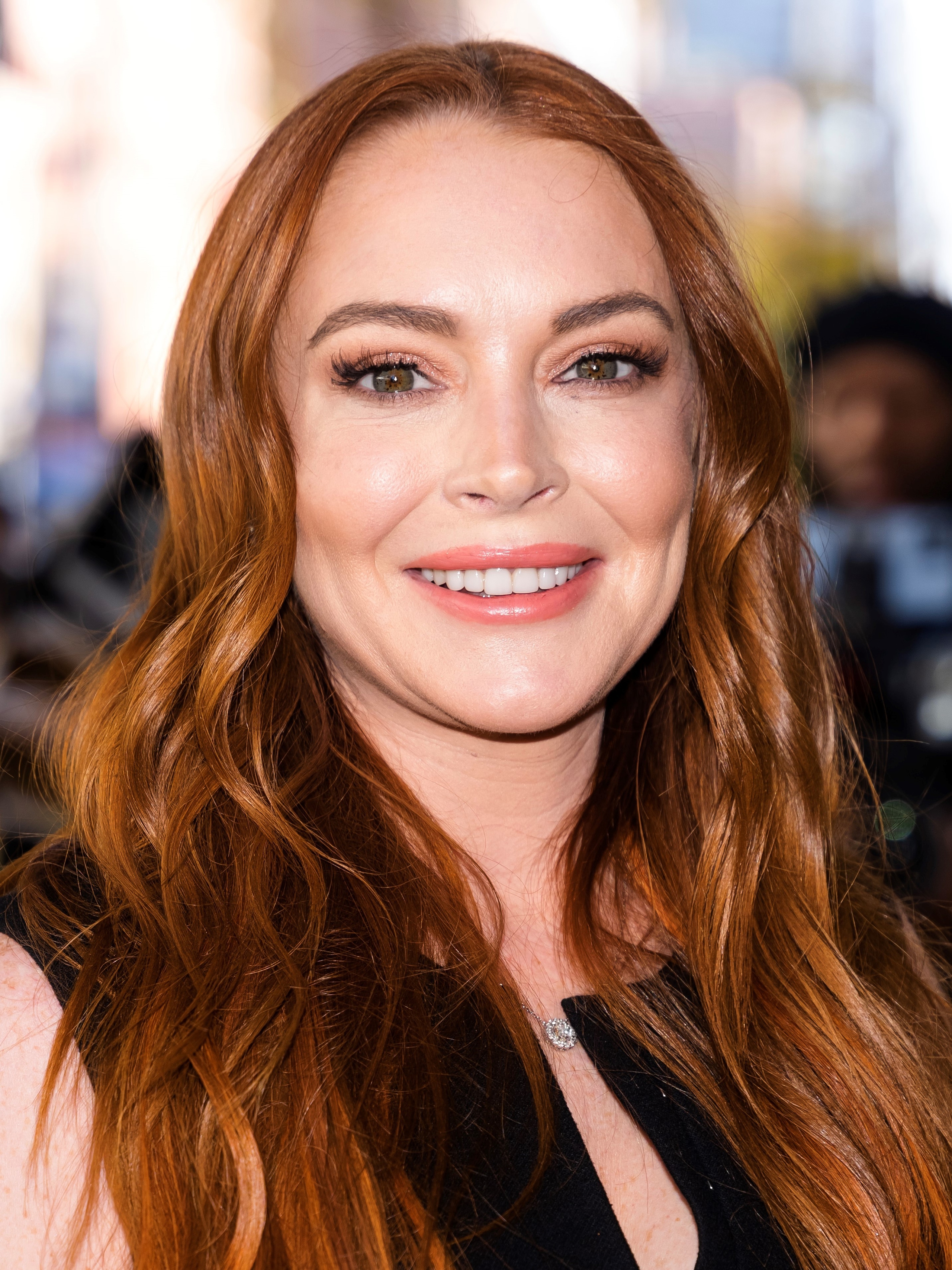 Lindsay Lohan "cải lão hoàn đồng" thành công chỉ sau 1 năm, so sánh ảnh 10 năm trước lại trẻ đẹp hơn: Bí quyết trẻ hóa nào kỳ diệu đến vậy?- Ảnh 5.