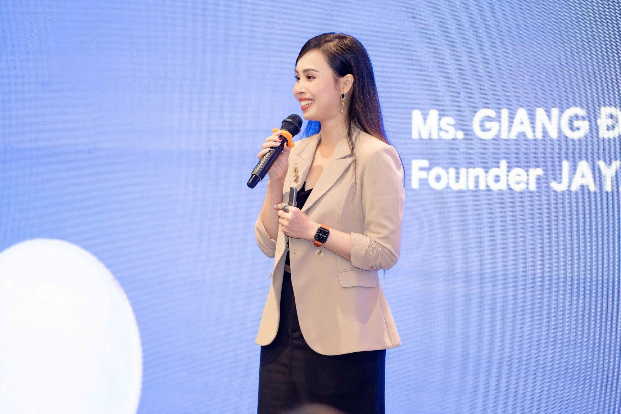 Giang Đinh – Hành trình vượt lên số phận để trở thành Life Coach- Ảnh 1. Giang Đinh – Hành trình vượt lên số phận để trở thành Life Coach- Ảnh 1.