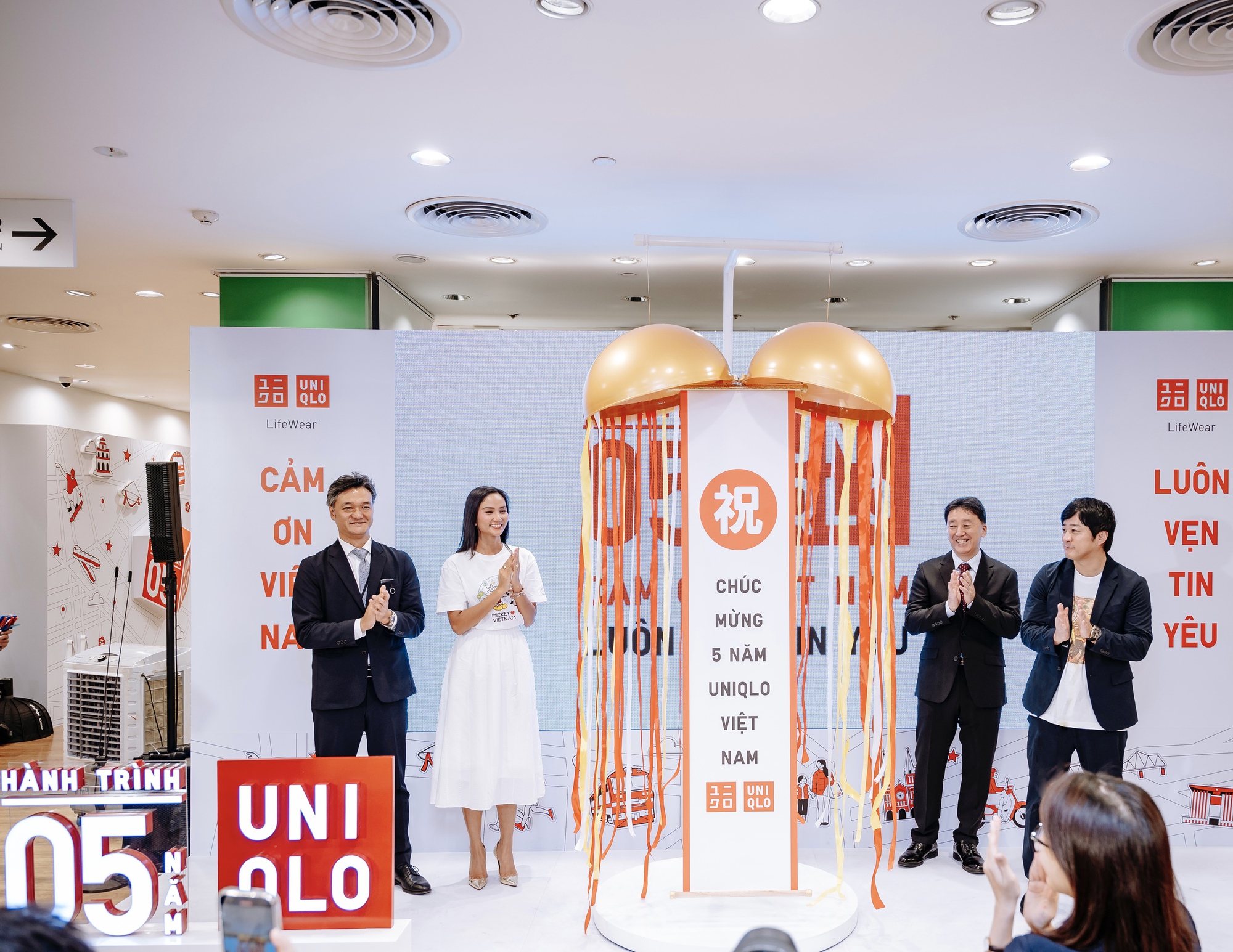 UNIQLO đánh dấu hành trình 5 năm với chương trình UNIQLO đánh dấu hành trình 5 năm với chương trình