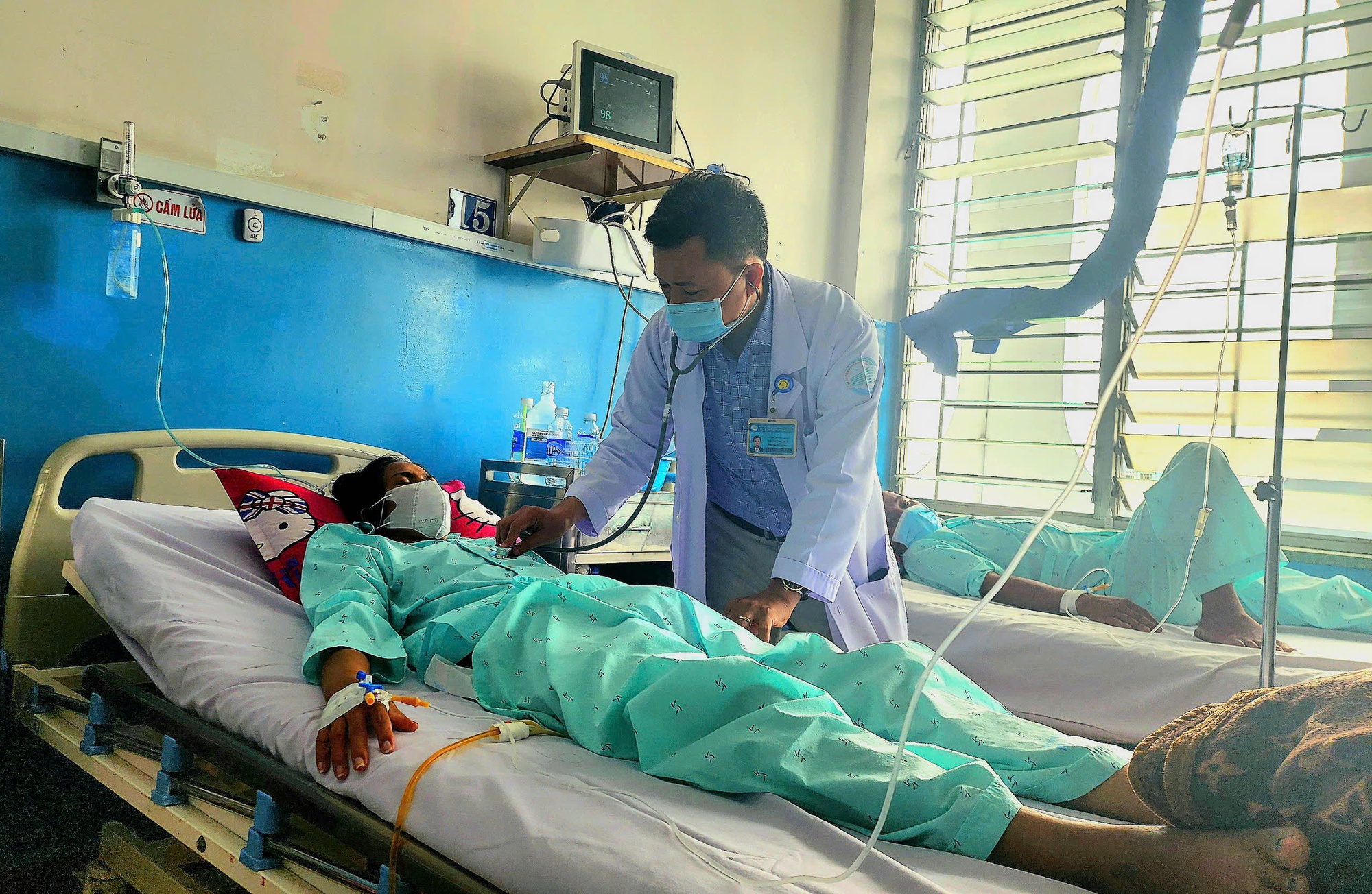 Khẩn trương chống dịch sởi đang bủa vây- Ảnh 1. Khẩn trương chống dịch sởi đang bủa vây- Ảnh 1.
