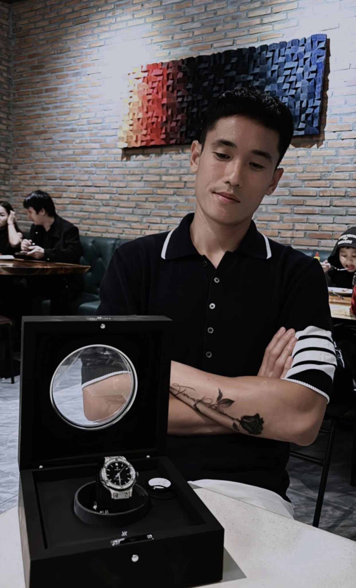 Cầu thủ điển trai nhất nhì U23 Việt Nam cưới vợ cùng dịp với Văn Hậu - Hải My vừa đón con đầu lòng- Ảnh 5. Cầu thủ điển trai nhất nhì U23 Việt Nam cưới vợ cùng dịp với Văn Hậu - Hải My vừa đón con đầu lòng- Ảnh 5.