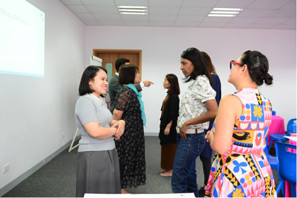 Từ Harvard: Cha đẻ mô hình SPIRE đánh giá cao Hội thảo quốc tế Hạnh phúc trong Giáo dục tại Hà Nội - Ảnh 2. Từ Harvard: Cha đẻ mô hình SPIRE đánh giá cao Hội thảo quốc tế Hạnh phúc trong Giáo dục tại Hà Nội - Ảnh 2.