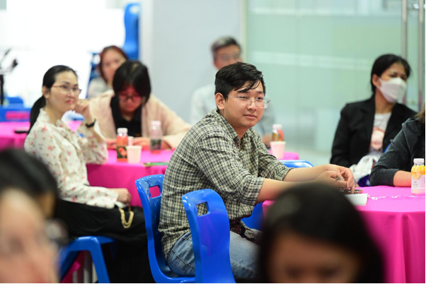 Từ Harvard: Cha đẻ mô hình SPIRE đánh giá cao Hội thảo quốc tế Hạnh phúc trong Giáo dục tại Hà Nội - Ảnh 5. Từ Harvard: Cha đẻ mô hình SPIRE đánh giá cao Hội thảo quốc tế Hạnh phúc trong Giáo dục tại Hà Nội - Ảnh 5.