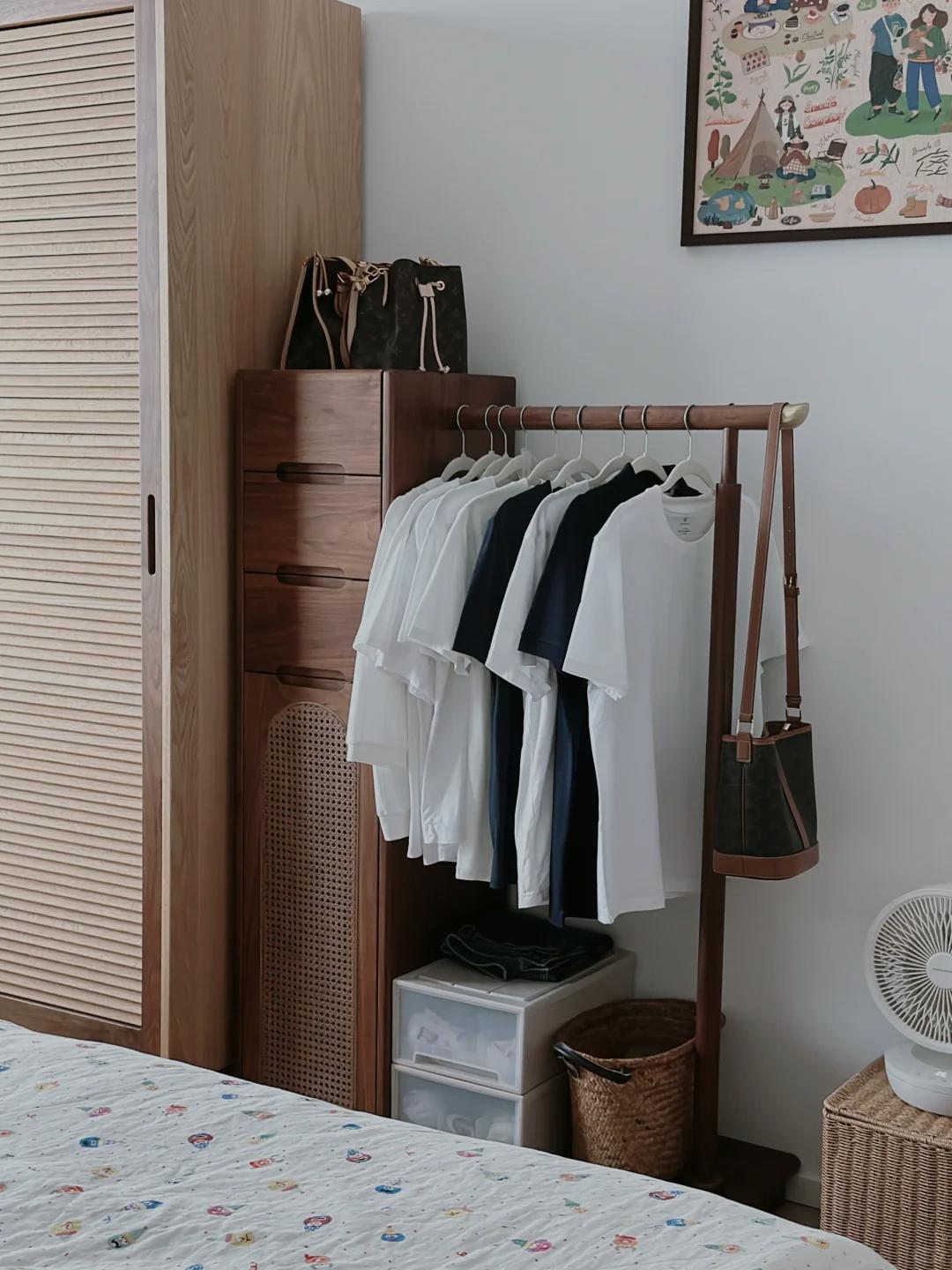 C&ocirc; g&aacute;i 35 tuổi ở H&agrave; Nội chia sẻ: Sống tối giản cho t&ocirc;i thấy c&oacute; những m&oacute;n đồ c&agrave;ng &iacute;t th&igrave; sẽ c&agrave;ng tốt - Ảnh 3.