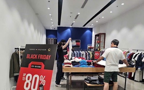 Hình ảnh bất ngờ trong ngày Black Friday tại TPHCM