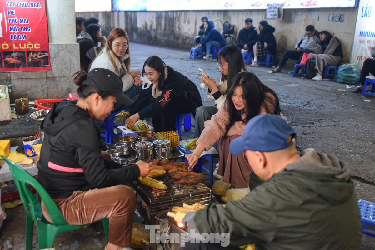 Những món ăn ngon khó cưỡng chỉ có ở mùa đông Hà Nội - Ảnh 1.