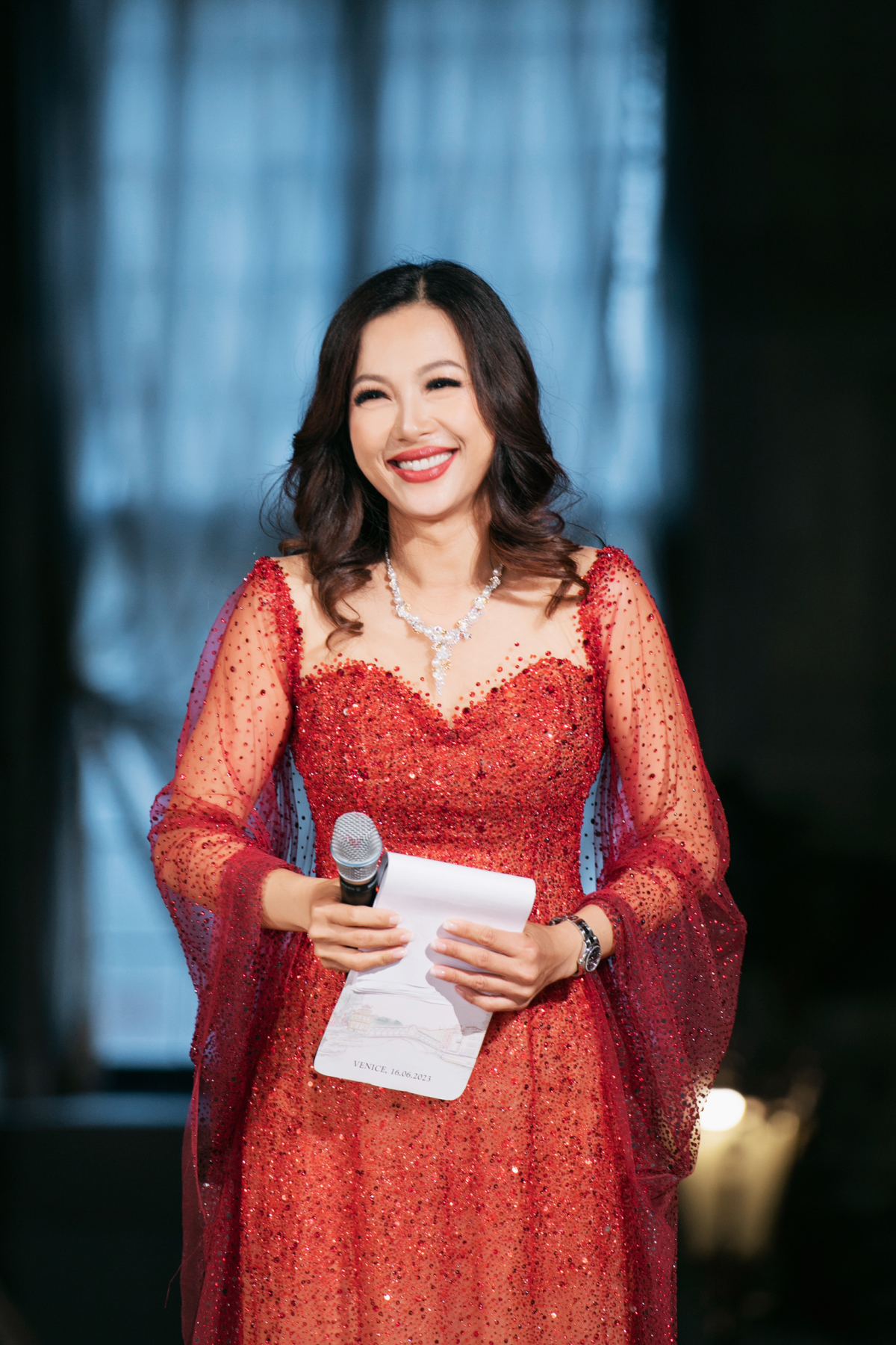 Cuộc sống h&ocirc;n nh&acirc;n của "hoa hậu gi&agrave;u nhất Việt Nam" với chồng gi&aacute;o sư người &Yacute;: 13 năm kh&ocirc;ng đ&aacute;m cưới - Ảnh 9.