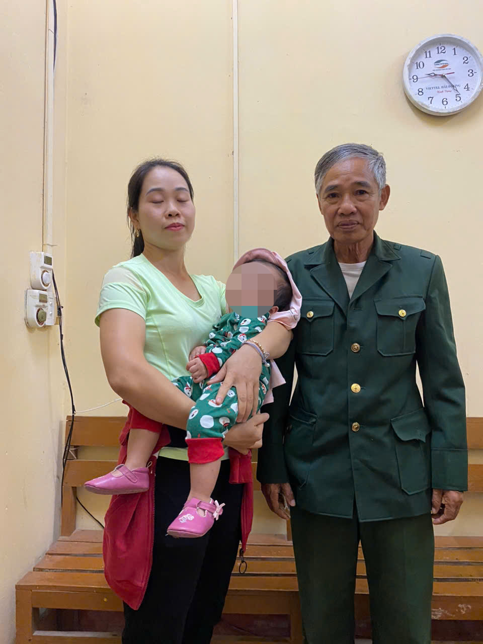 Vụ bé gái hơn 1 tuổi bị bỏ rơi ở Hải Dương: Người mẹ ruột đã xin nhận lại con cùng lời cam kết - Ảnh 1. Vụ bé gái hơn 1 tuổi bị bỏ rơi ở Hải Dương: Người mẹ ruột đã xin nhận lại con cùng lời cam kết - Ảnh 1.