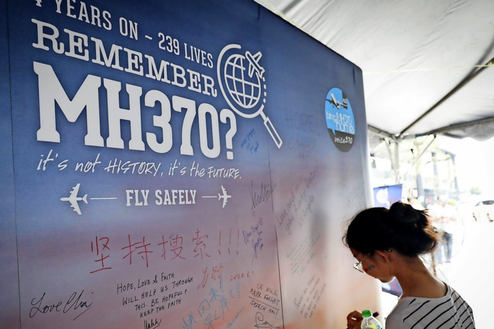 Malaysia tái khởi động cuộc tìm kiếm MH370 - Ảnh 1.