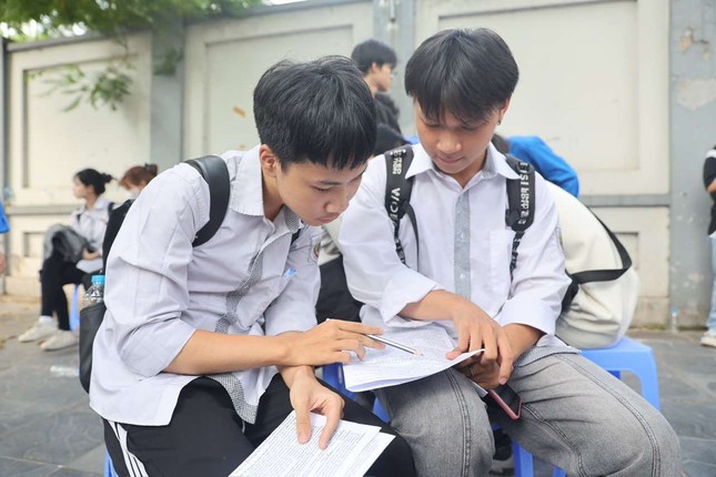 Cẩn thận 'trắng tay' ở c&acirc;u hỏi trắc nghiệm m&ocirc;n To&aacute;n thi tốt nghiệp THPT - Ảnh 1.