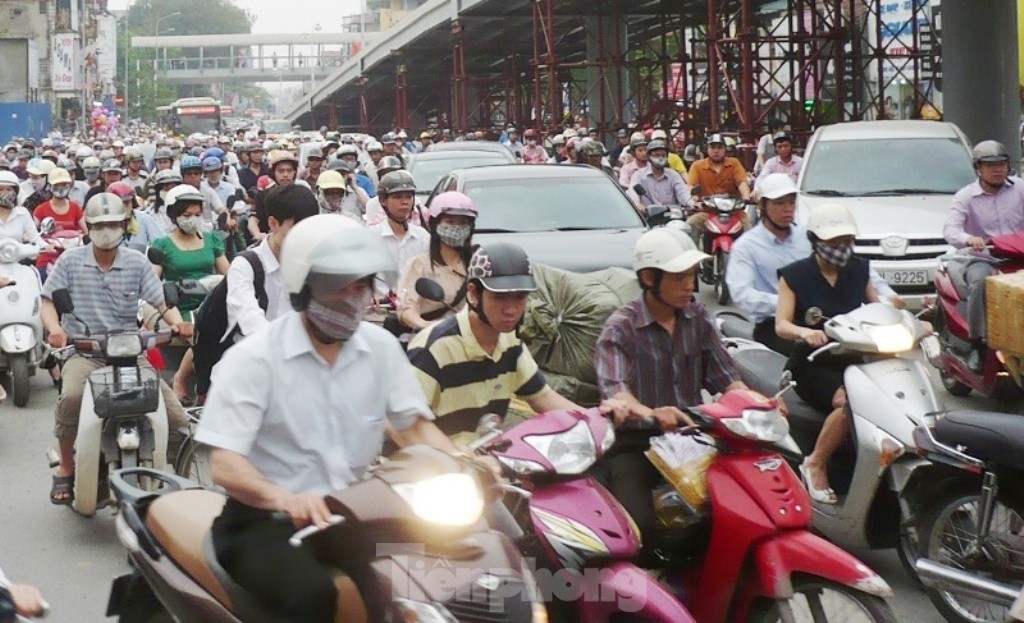 Hà Nội dự kiến cấm xe: Lời gan ruột của những người &quot;chạy ăn&quot; từng bữa! - Ảnh 5.