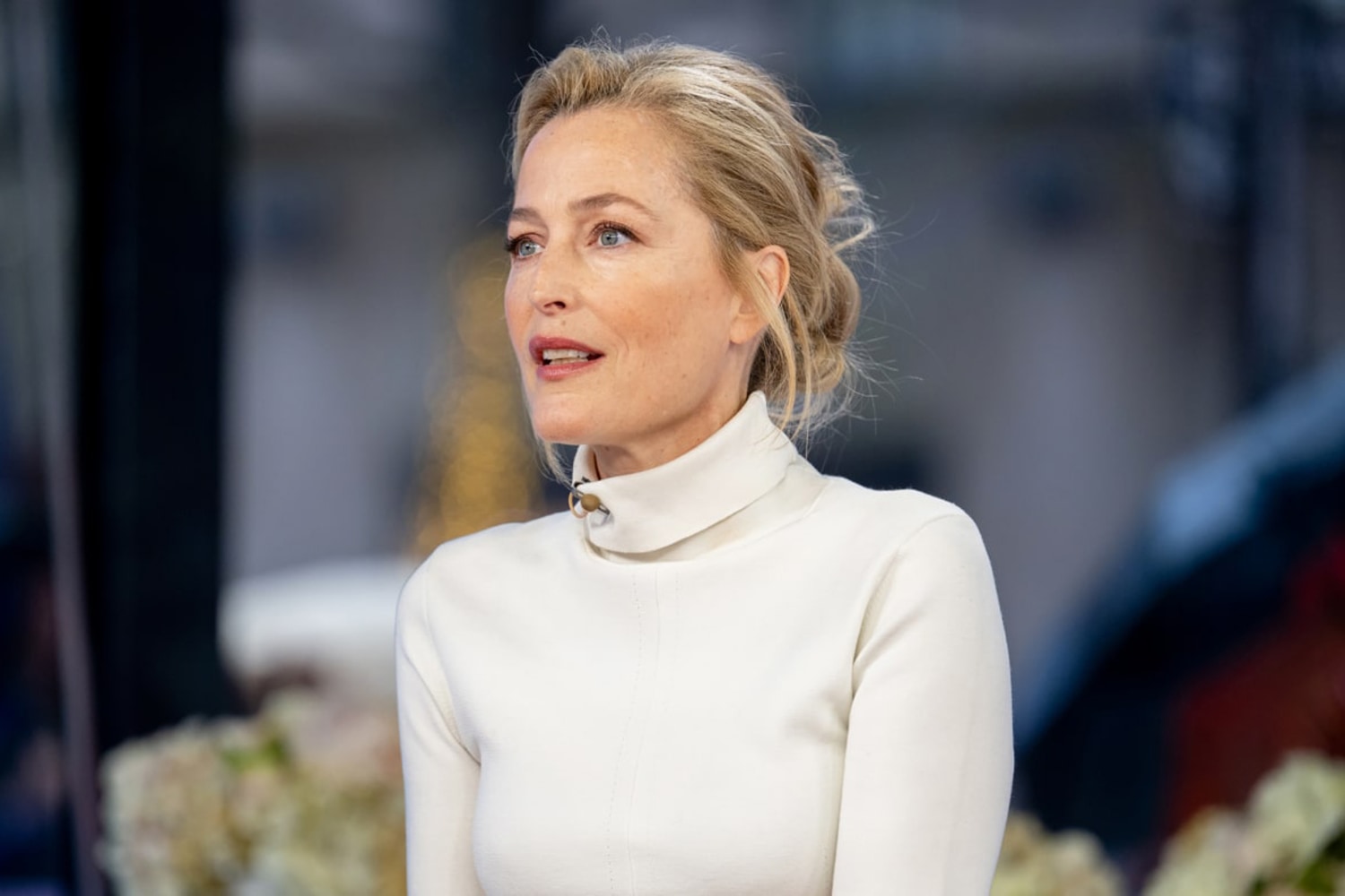 240404-gillian-anderson-ac-434p-a10789-1733902050017930237301-1733909170177-1733909170287674115267.jpg