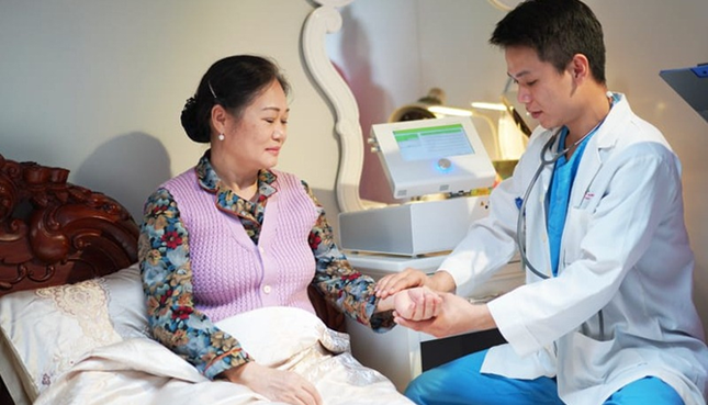 Hà Nội: Điều chỉnh giá dịch vụ khám chữa bệnh, mức tăng cao nhất 22,34% - Ảnh 1.