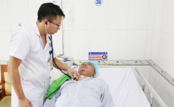 Chảy máu não sau cú ngã thang 3 mét - Ảnh 1. Chảy máu não sau cú ngã thang 3 mét - Ảnh 1.