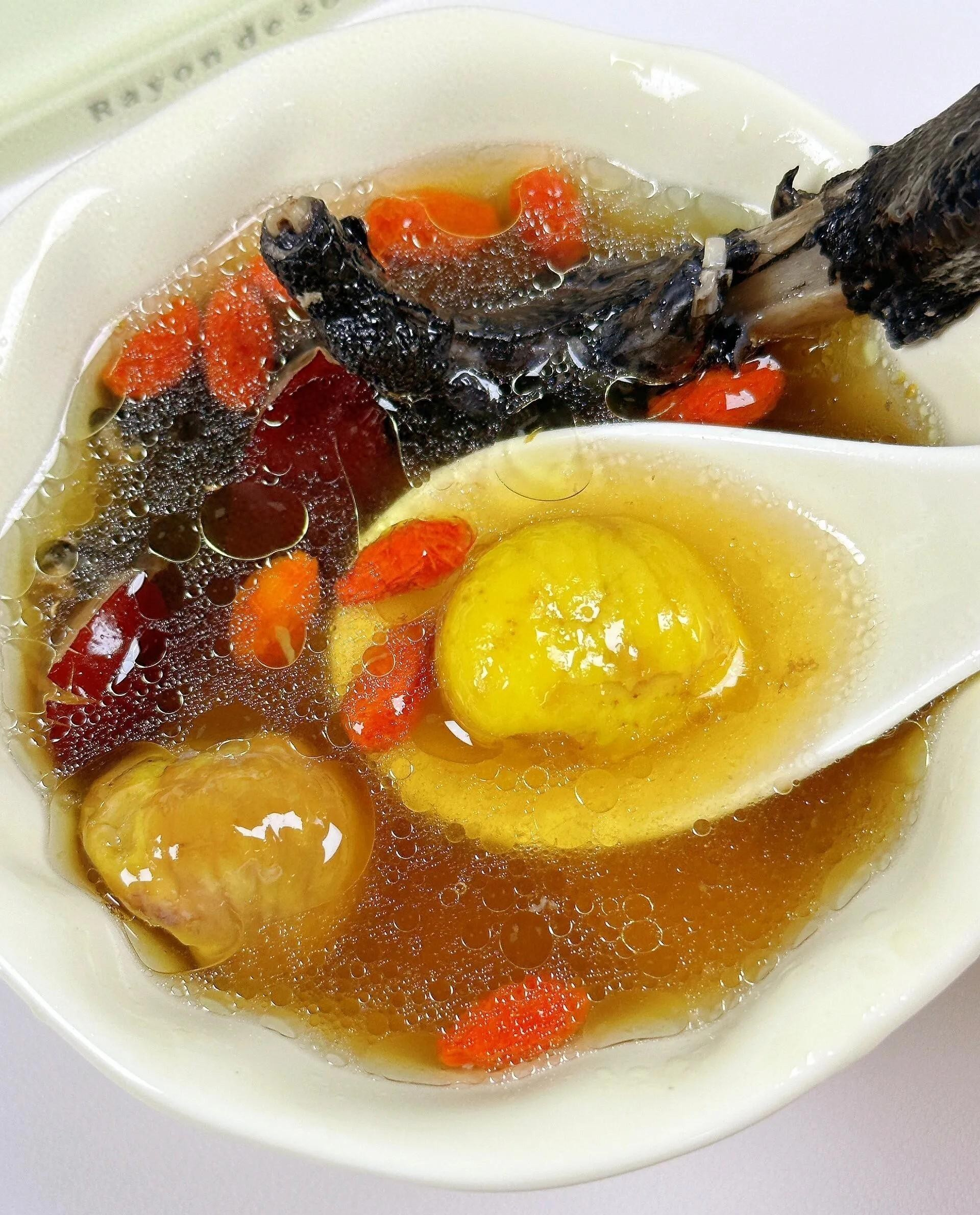 Món canh dưỡng sinh mùa đông chị em nào cũng mê: Vừa đào thải độc tố lại giúp da căng mịn, trắng hồng - Ảnh 4. Món canh dưỡng sinh mùa đông chị em nào cũng mê: Vừa đào thải độc tố lại giúp da căng mịn, trắng hồng - Ảnh 4.