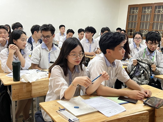 Đề xuất cho học sinh THPT linh hoạt đổi m&ocirc;n lựa chọn - Ảnh 1.