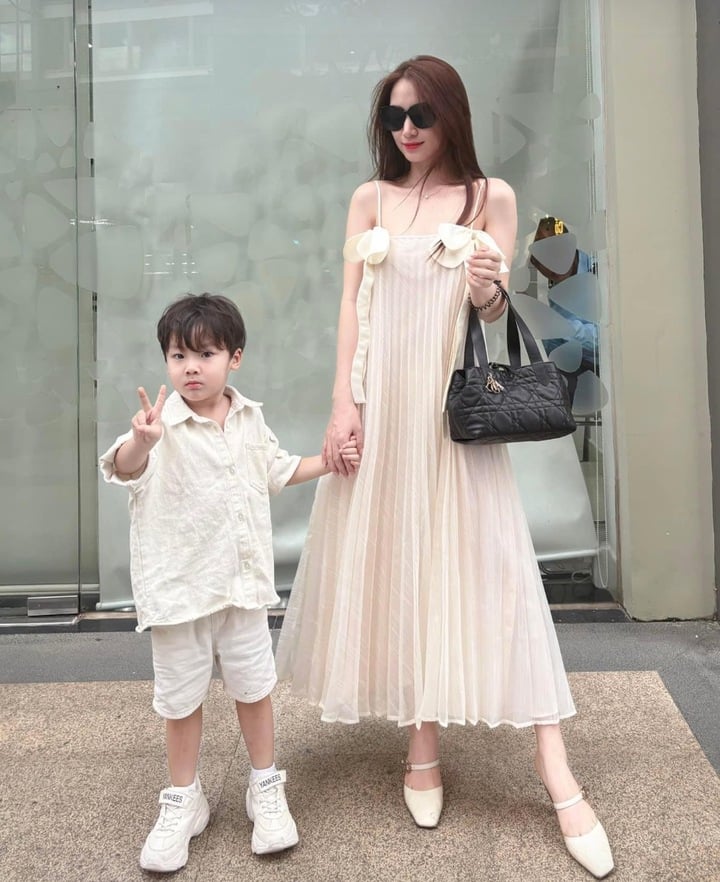 Cao 1m55 mặc g&igrave; để đẹp như H&ograve;a Minzy? - Ảnh 6.
