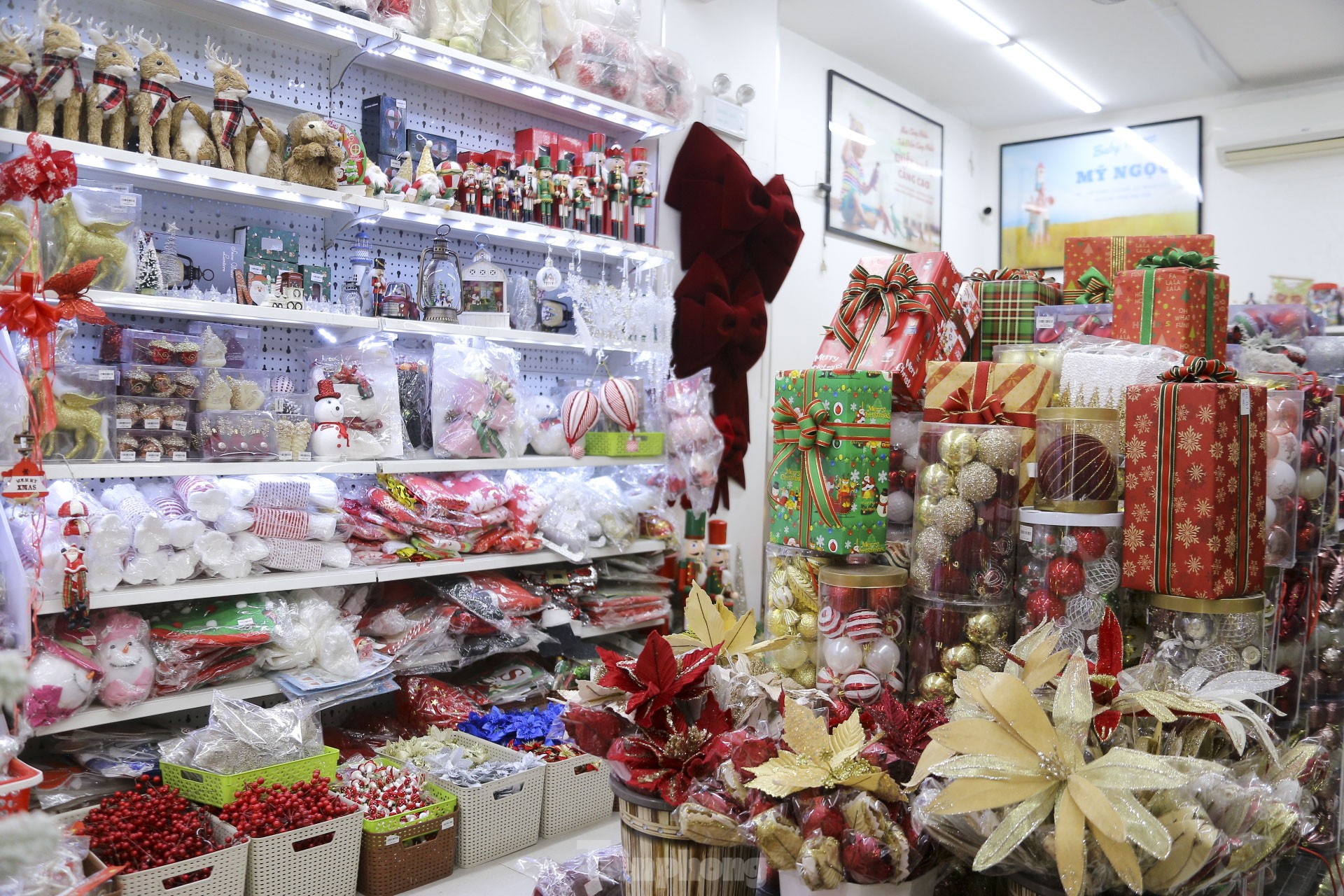 Ảm đạm thị trường Noel ở Đ&agrave; Nẵng - Ảnh 6.