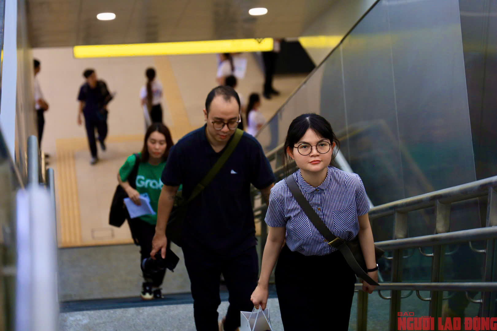 Người dân TP HCM háo hức đi metro số 1- Ảnh 9. Người dân TP HCM háo hức đi metro số 1- Ảnh 9.