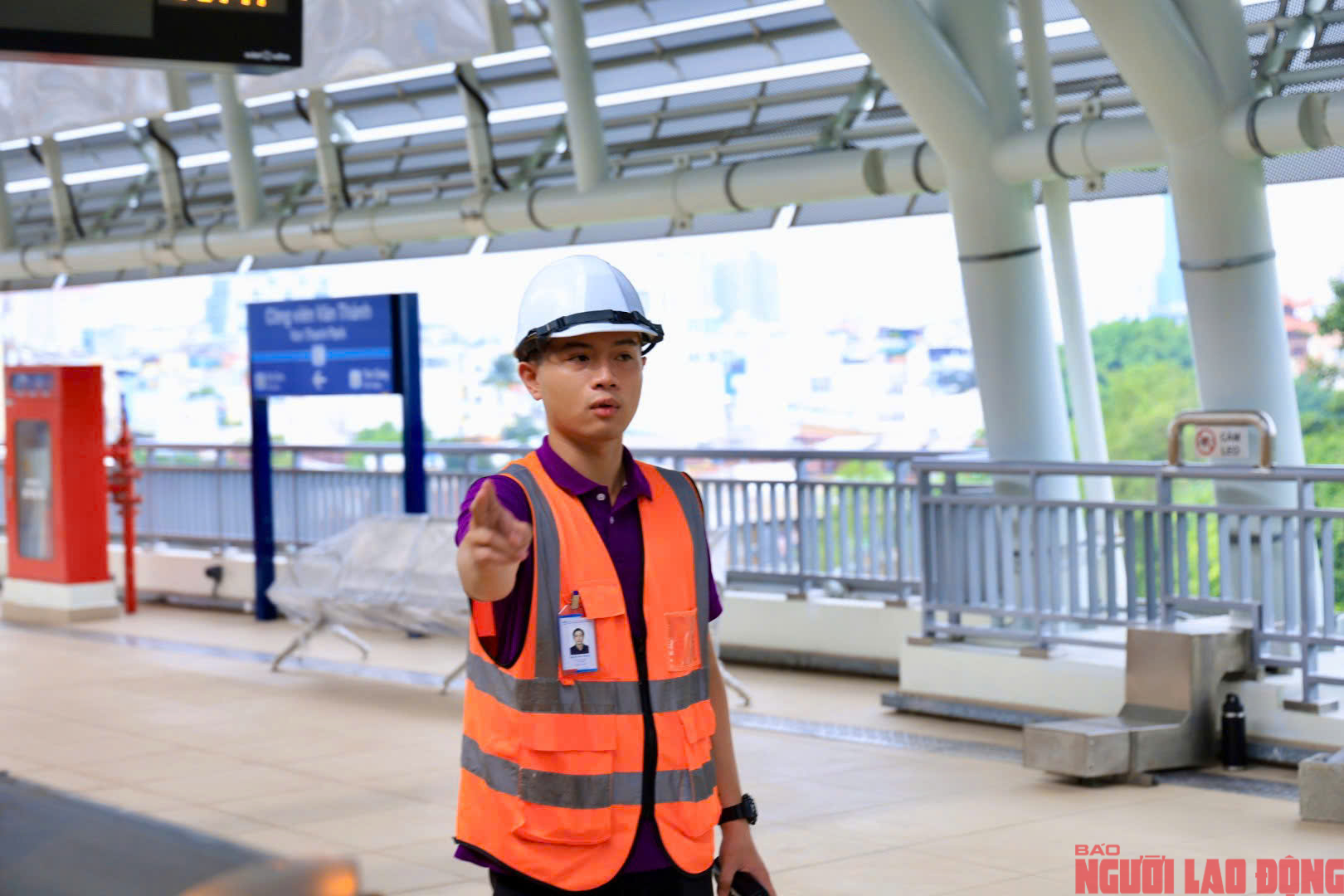 Người dân TP HCM háo hức đi metro số 1- Ảnh 12. Người dân TP HCM háo hức đi metro số 1- Ảnh 12.