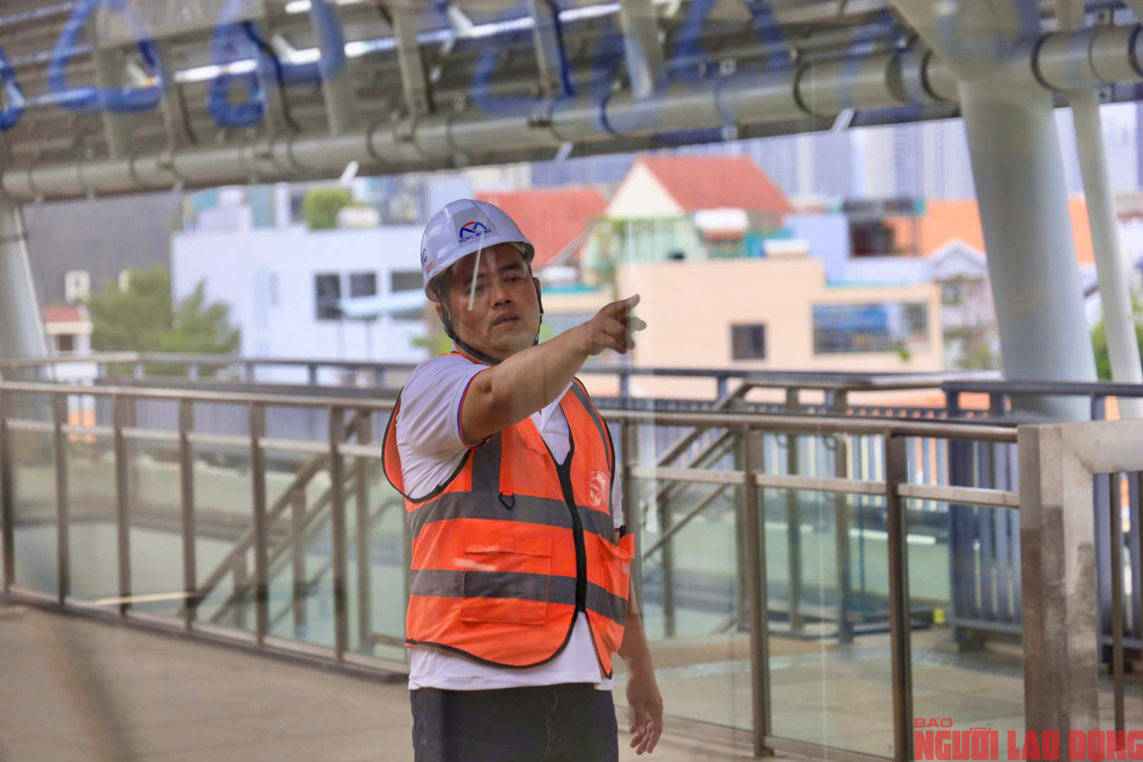Người dân TP HCM háo hức đi metro số 1- Ảnh 13. Người dân TP HCM háo hức đi metro số 1- Ảnh 13.