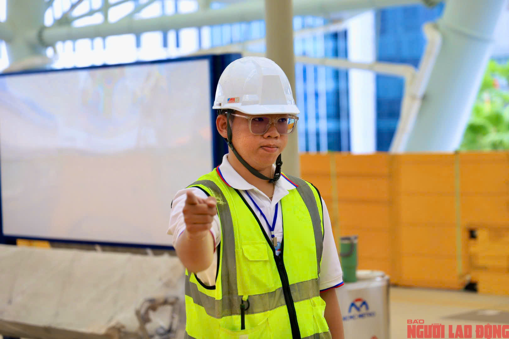 Người dân TP HCM háo hức đi metro số 1- Ảnh 14. Người dân TP HCM háo hức đi metro số 1- Ảnh 14.
