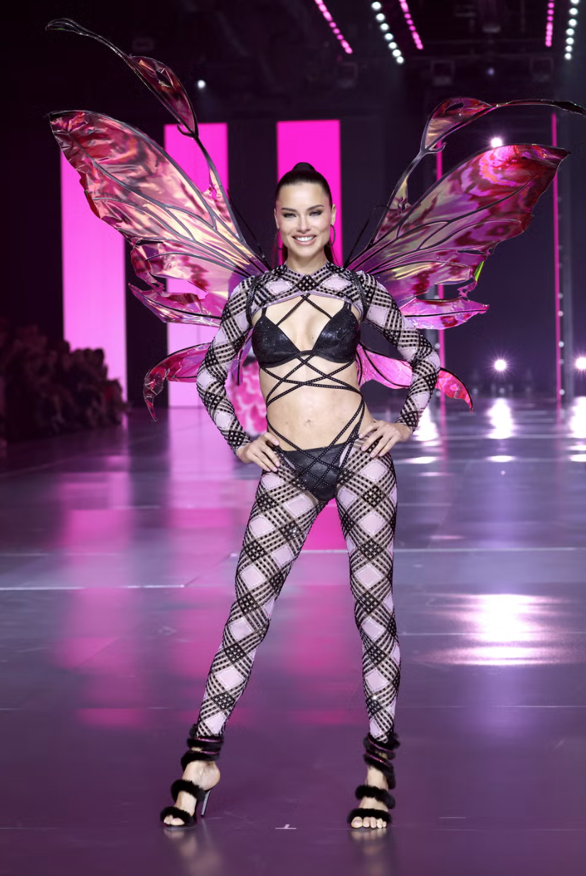 5 sự kiện thời trang ồn ào nhất năm 2024: Jennie làm vedette, Met Gala lẫn VSFS chung mẫu số nhạt- Ảnh 30.