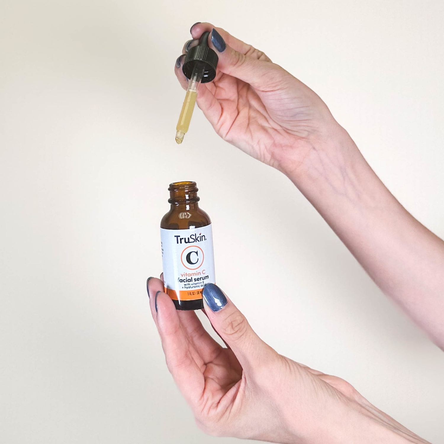 5 lọ serum nên bôi trước kem chống nắng để hiệu quả chống lão hóa phát huy mạnh nhất - Ảnh 8. 5 lọ serum nên bôi trước kem chống nắng để hiệu quả chống lão hóa phát huy mạnh nhất - Ảnh 8.