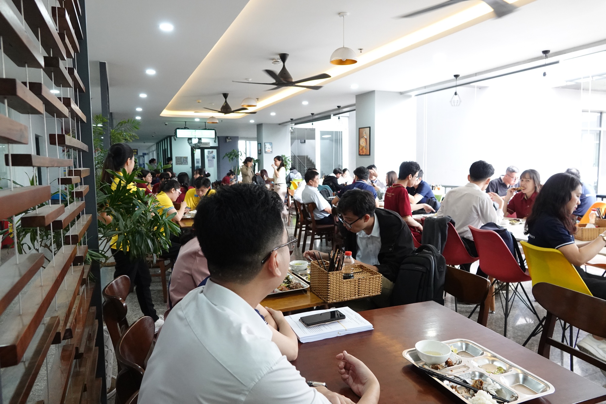 Cầm 30k vào canteen một trường đại học tư thục order suất cơm lấp bụng và nhận về &quot;cái kết&quot; siêu bất ngờ! - Ảnh 6.