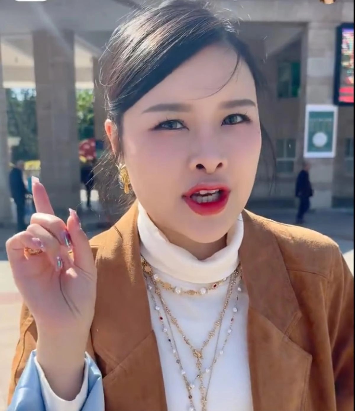 Xiangxiang không ngờ mình bị từ chối mai mối vì chiều cao 1,54 m. Xiangxiang không ngờ mình bị từ chối mai mối vì chiều cao 1,54 m.