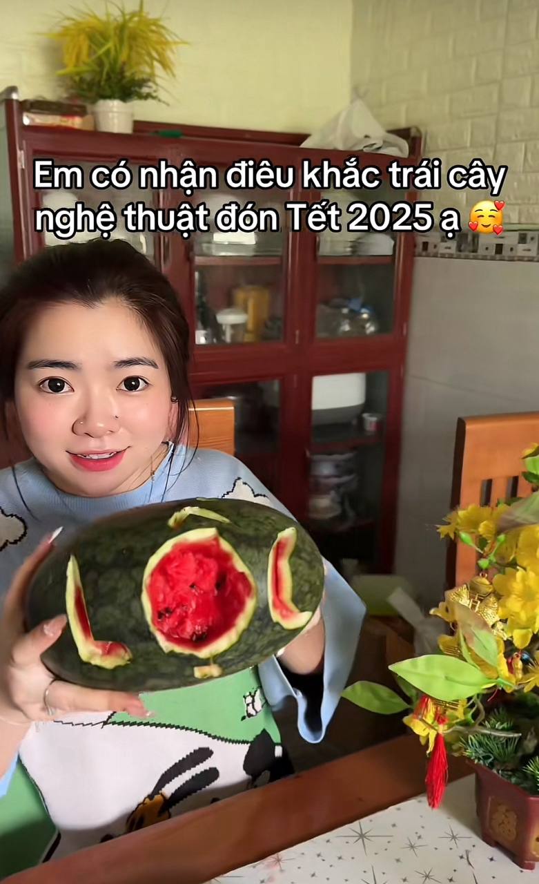 Trổ tài điêu khắc trái cây chuẩn bị đón Tết sớm, giới trẻ Việt khiến cộng đồng mạng cười ngất: “Tưởng đang mừng lễ Halloween”- Ảnh 6. Trổ tài điêu khắc trái cây chuẩn bị đón Tết sớm, giới trẻ Việt khiến cộng đồng mạng cười ngất: “Tưởng đang mừng lễ Halloween”- Ảnh 6.