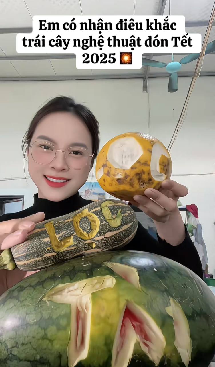 Trổ tài điêu khắc trái cây chuẩn bị đón Tết sớm, giới trẻ Việt khiến cộng đồng mạng cười ngất: “Tưởng đang mừng lễ Halloween”- Ảnh 3. Trổ tài điêu khắc trái cây chuẩn bị đón Tết sớm, giới trẻ Việt khiến cộng đồng mạng cười ngất: “Tưởng đang mừng lễ Halloween”- Ảnh 3.