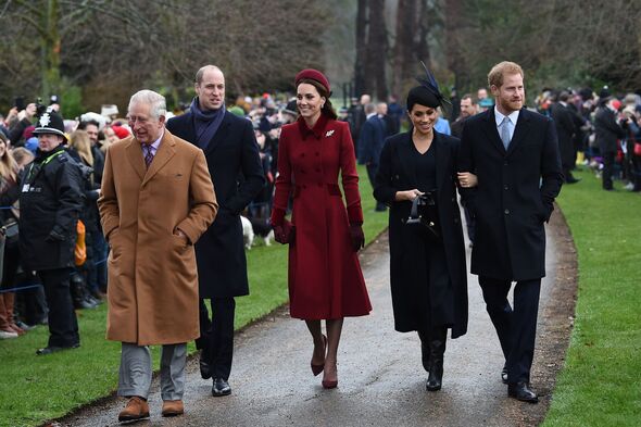 Chuyên gia hoàng gia dự báo: Vương phi Kate sẽ có động thái bất ngờ với vợ chồng Harry và Meghan- Ảnh 2.