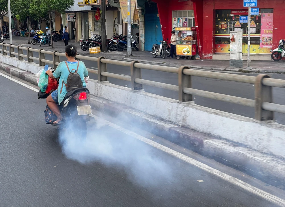 Hàng chục triệu người sẽ xếp hàng ở đâu để thực hiện quy định mới bắt buộc với xe máy từ 1/1/2025? - Ảnh 2.