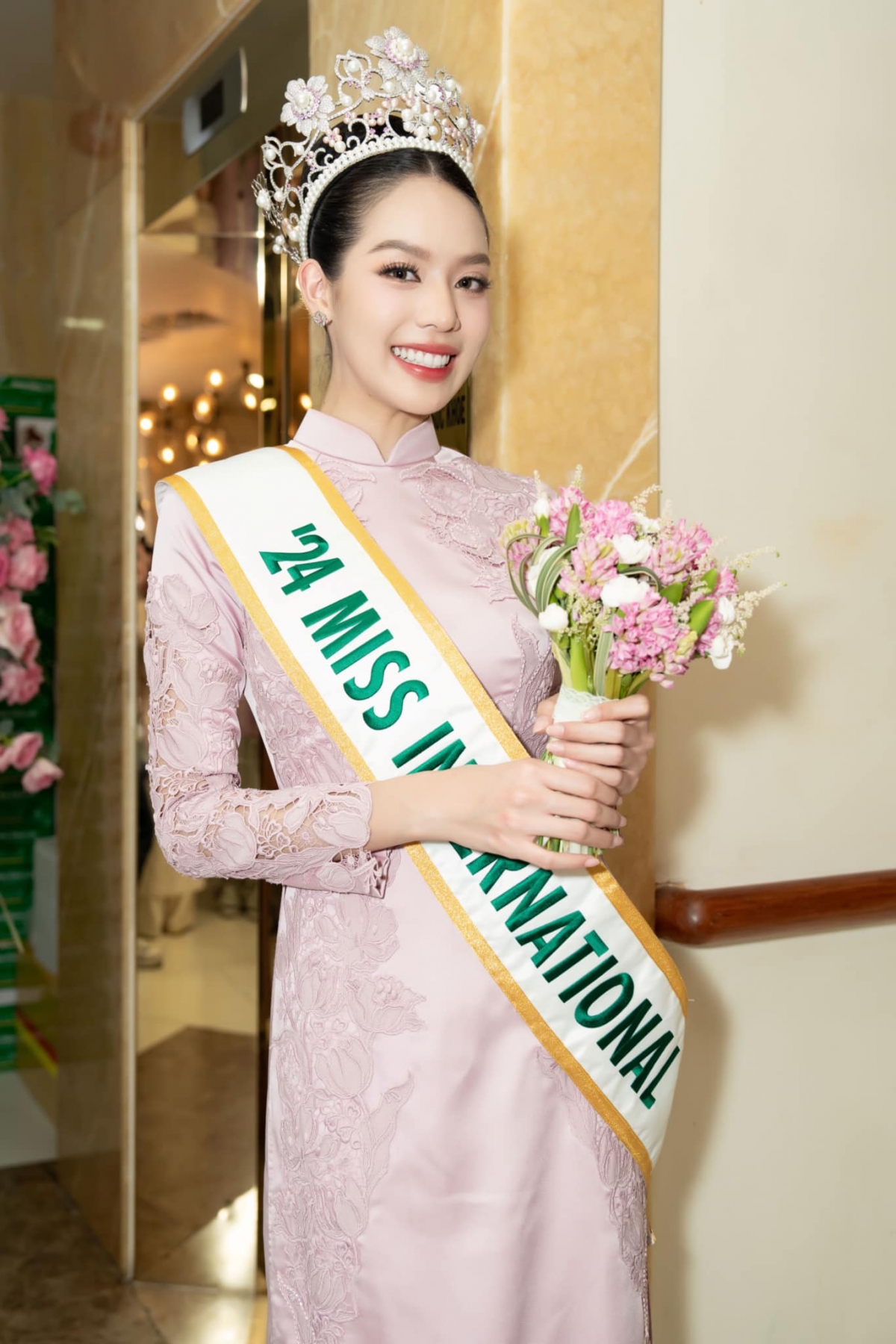Thời trang của Thanh Thủy sau khi đăng quang Miss International 2024 - Ảnh 8. Thời trang của Thanh Thủy sau khi đăng quang Miss International 2024 - Ảnh 8.