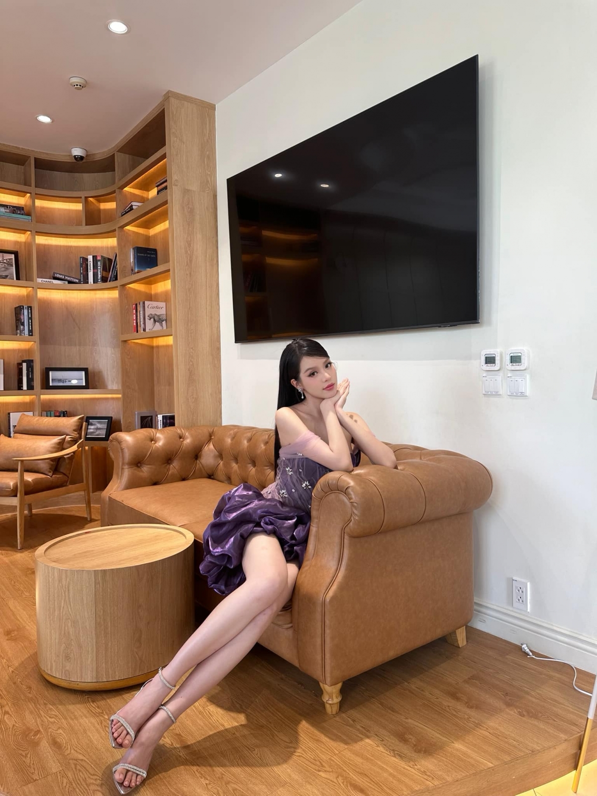 Thời trang của Thanh Thủy sau khi đăng quang Miss International 2024 - Ảnh 6. Thời trang của Thanh Thủy sau khi đăng quang Miss International 2024 - Ảnh 6.