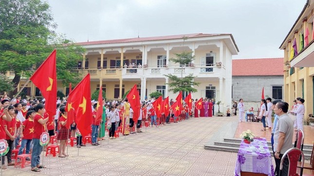 Học sinh Phú Thọ thí điểm học 5 ngày/tuần - Ảnh 1. Học sinh Phú Thọ thí điểm học 5 ngày/tuần - Ảnh 1.
