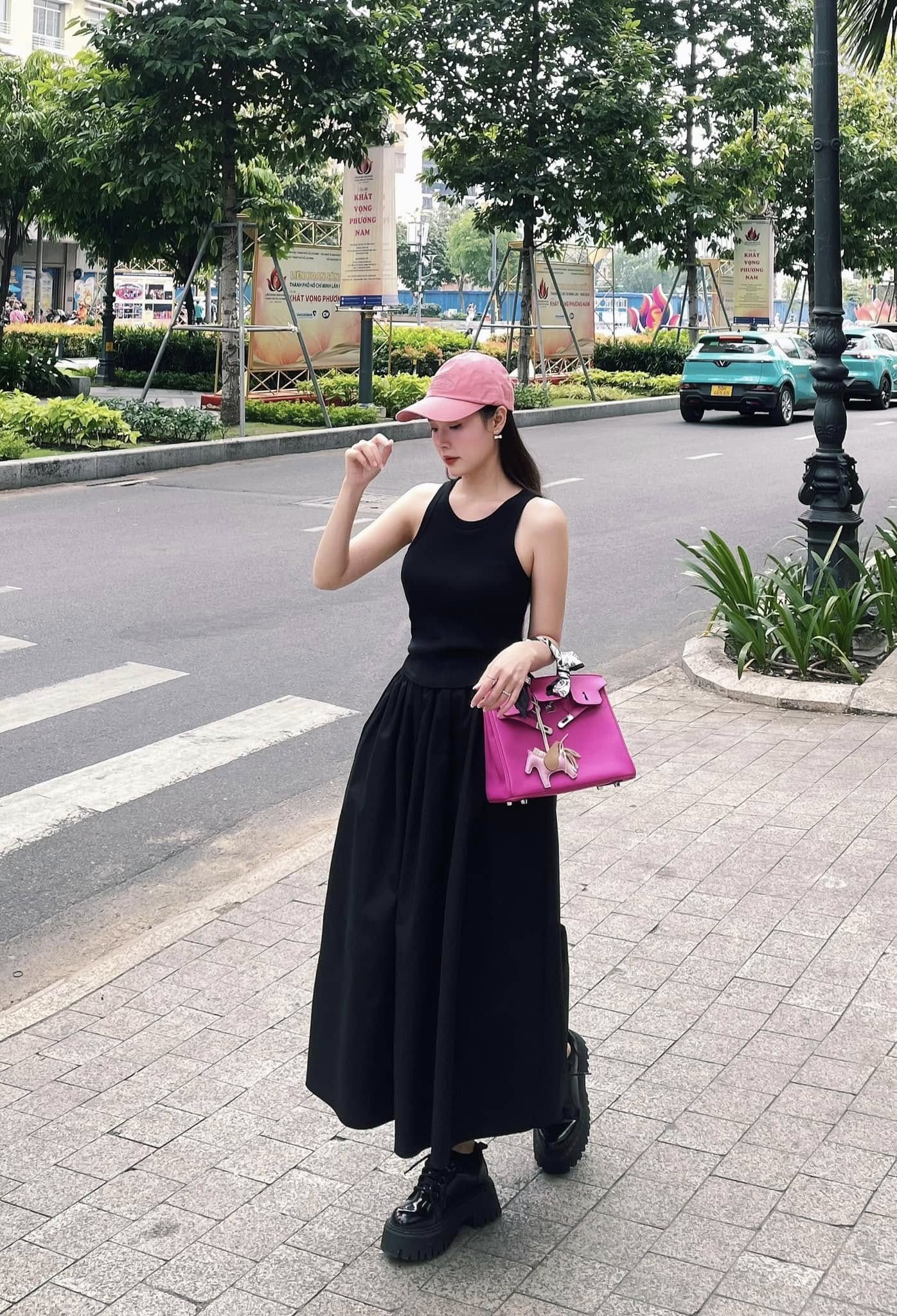 Sau khi lấy chồng, Midu ngày càng "lão hóa ngược" với style trẻ xinh - Ảnh 1. Sau khi lấy chồng, Midu ngày càng "lão hóa ngược" với style trẻ xinh - Ảnh 1.