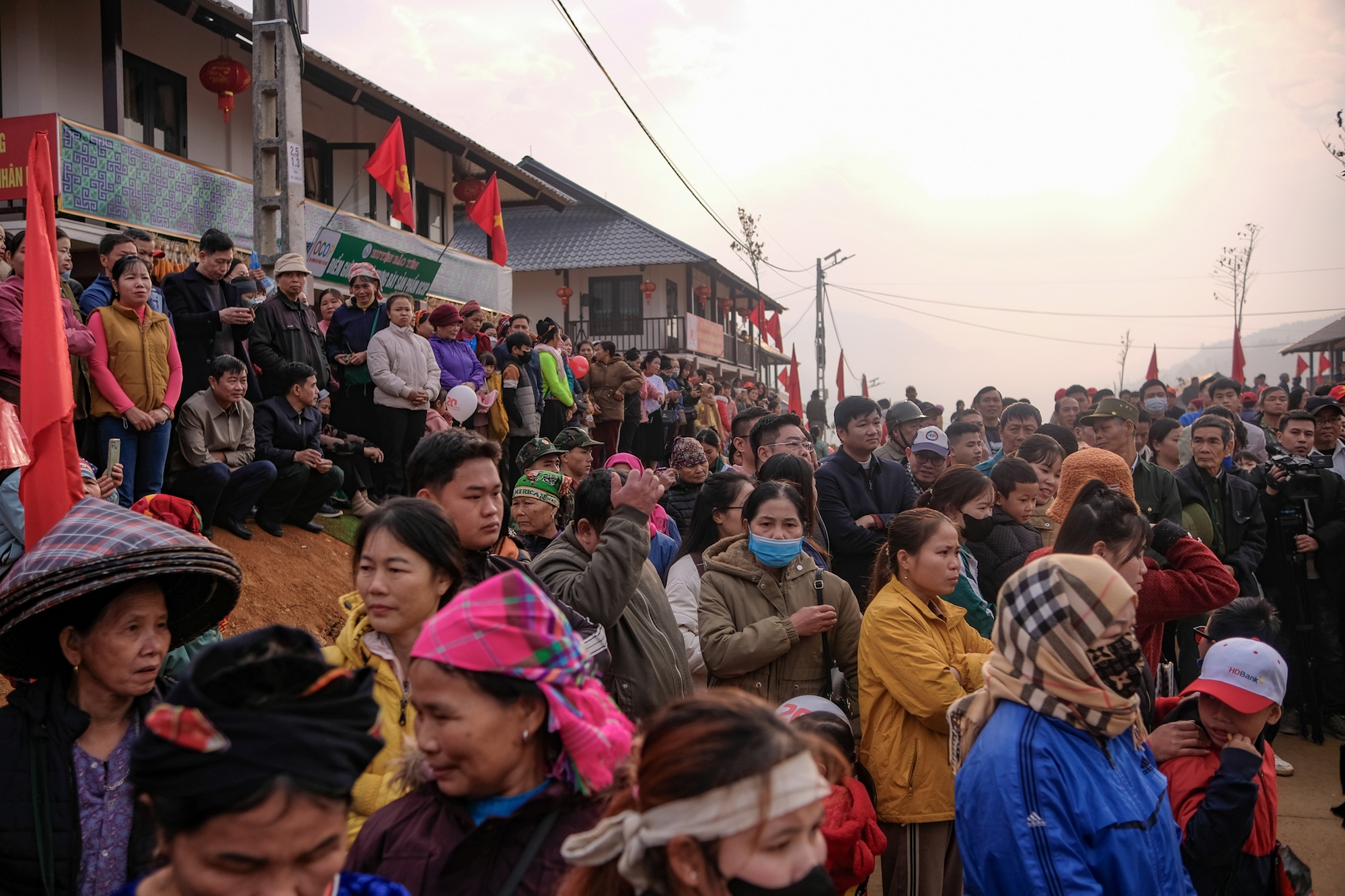 Làng Nủ vui ngày 