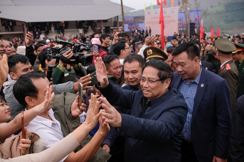 Làng Nủ sáng nay: Vui ngày &quot;hồi sinh&quot;, bà con nô nức dậy từ sớm để về nhà mới- Ảnh 18.