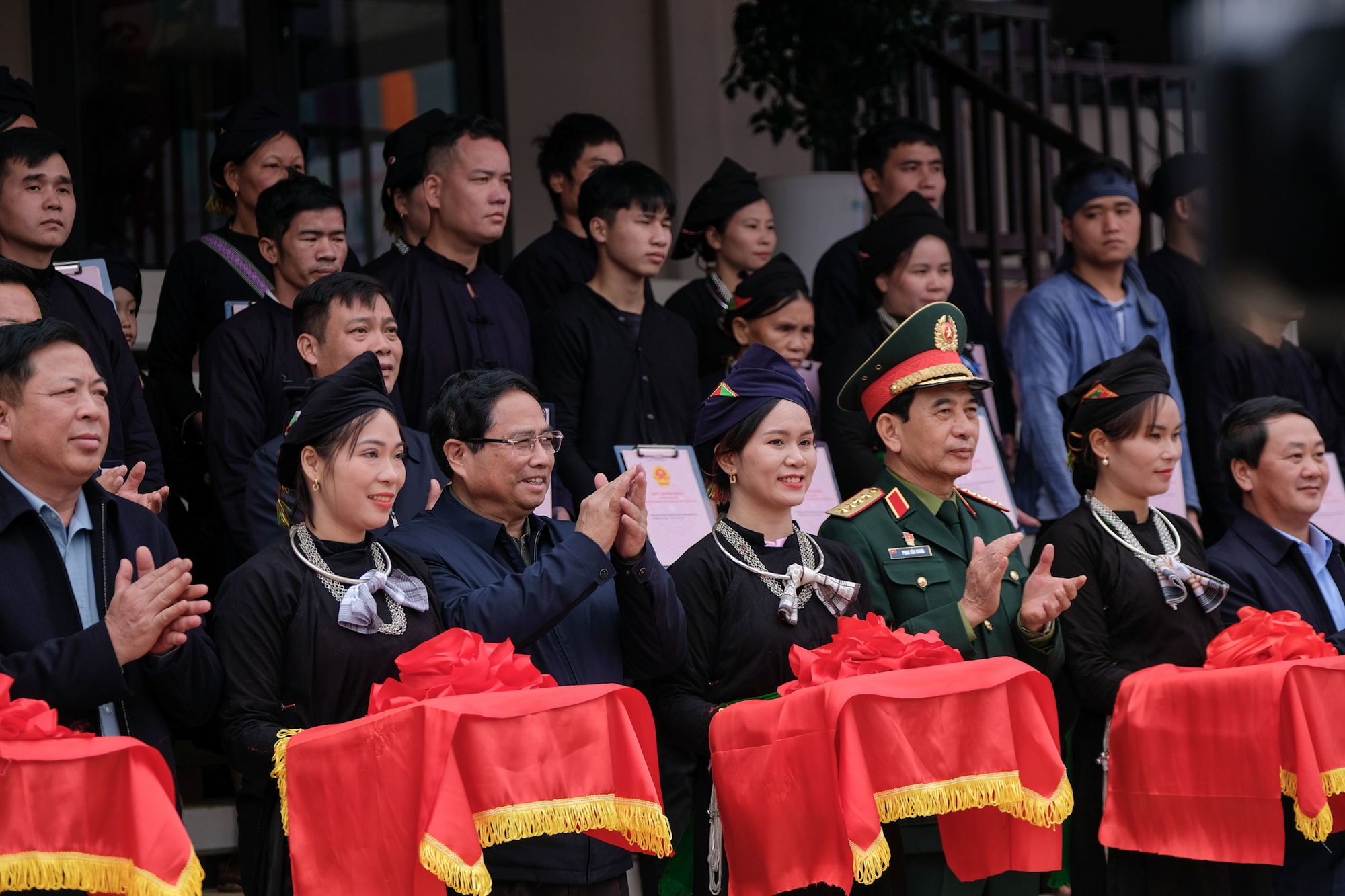 Làng Nủ vui ngày 